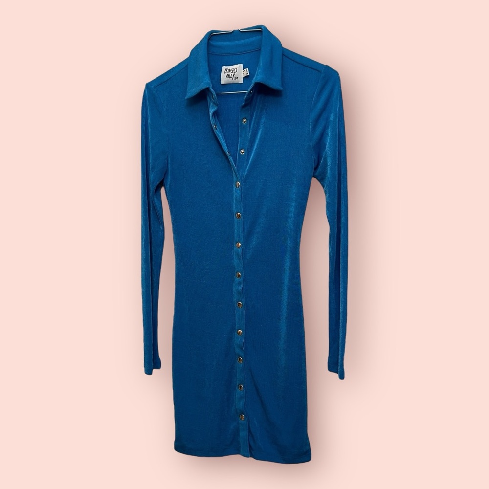 Chic Blue Button-Up Dress